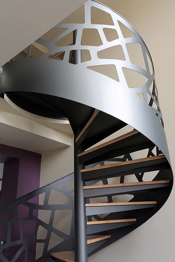 escalier acier design 
