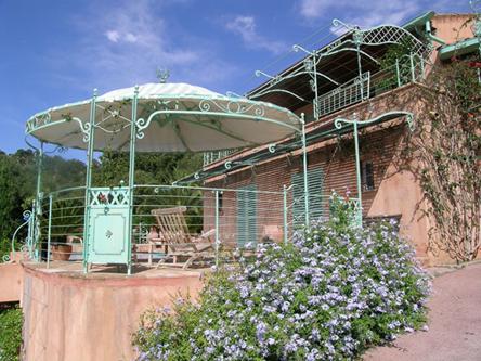 pergola en fer forgé - tonnelle en fer forgé - gloriette en fer forgé - abris jardin en fer forgé 