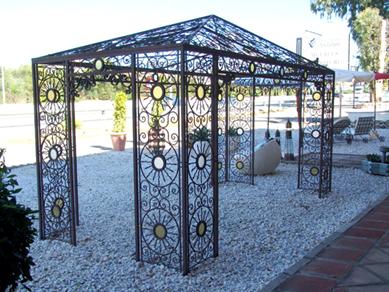 pergola en fer forgé - tonnelle en fer forgé - gloriette en fer forgé - abris jardin en fer forgé 