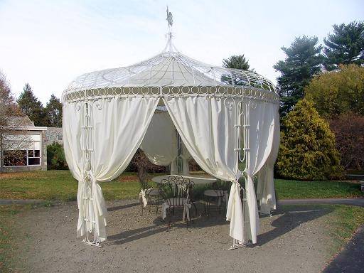 pergola en fer forgé - tonnelle en fer forgé - gloriette en fer forgé - abris jardin en fer forgé