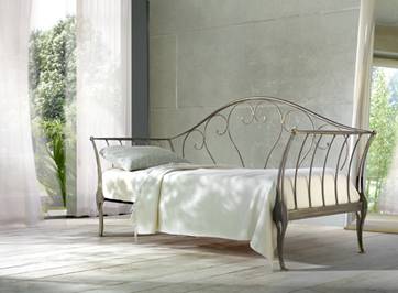 canapé en fer forgé – canapé de jardin – banc en fer forgé – banquette en fer forgé – siège de jardin en fer forgé – salon de jardin – salon en fer forgé