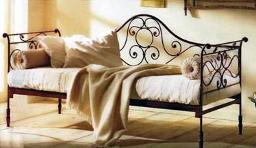 canapé en fer forgé – canapé de jardin – banc en fer forgé – banquette en fer forgé – siège de jardin en fer forgé – salon de jardin – salon en fer forgé