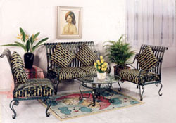 canapé en fer forgé – canapé de jardin – banc en fer forgé – banquette en fer forgé – siège de jardin en fer forgé – salon de jardin – salon en fer forgé